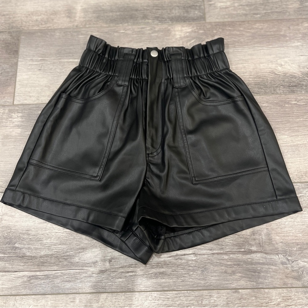 🌟3/$25 Forever 21 Black Faux Leather Paper Bag Shorts